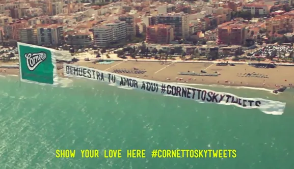 Cornetto Love Plane