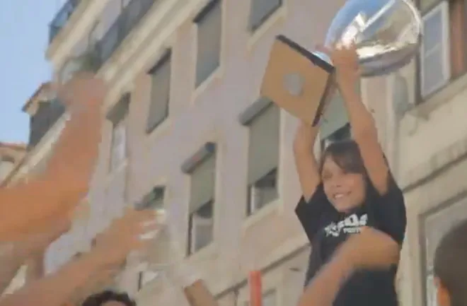 Ford - Un trophée que seuls les enfants peuvent soulever