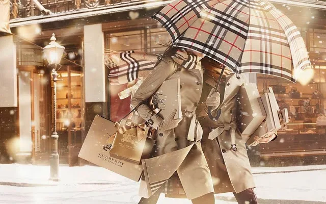 Burberry dévoile sa nouvelle campagne de Noël
