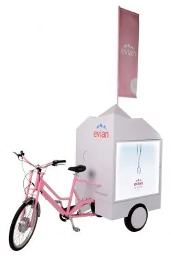 EvianGoutteChariot