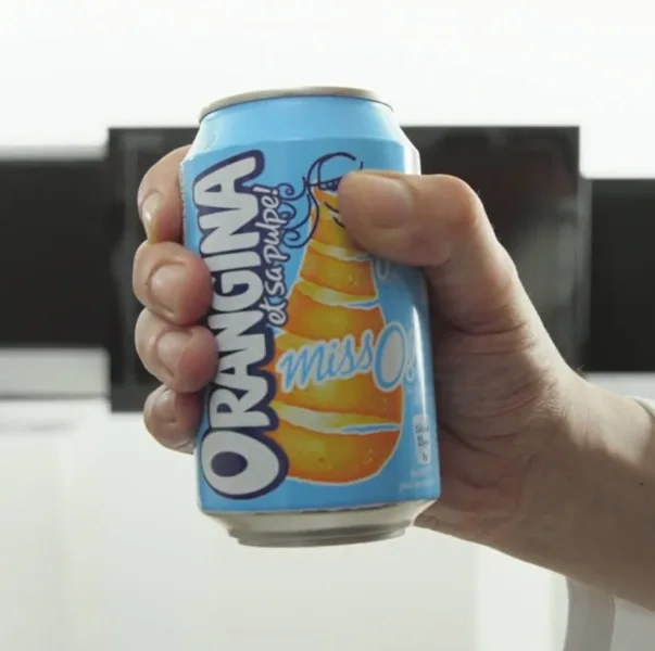 La canette anti-foot d'Orangina Miss O