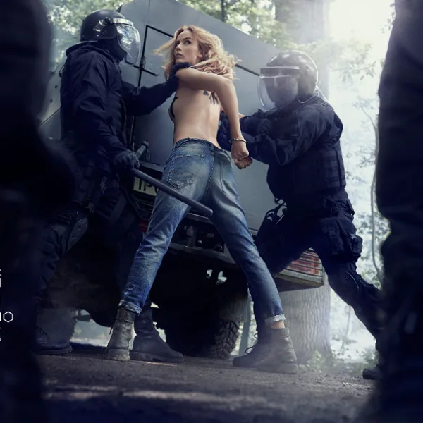 Une nouvelle campagne éco-engagée pour les jeans REPLAY
