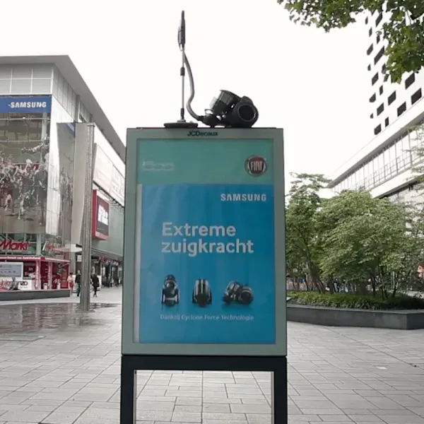 Street marketing ingénieux pour les aspirateurs Samsung