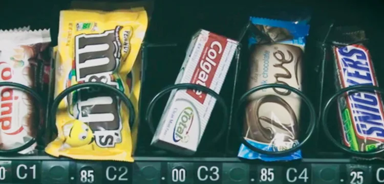 Du Colgate dans les distributeurs