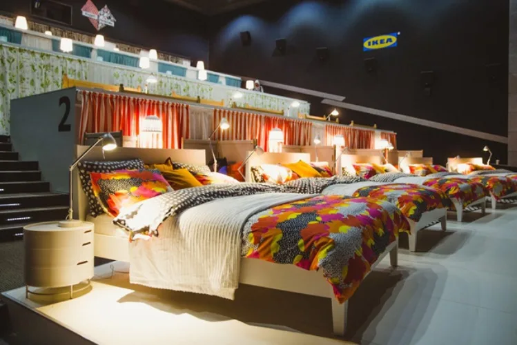 IKEA emménage dans une salle de cinéma !