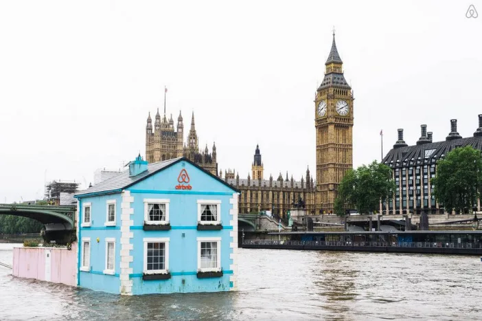 Louez une maison flottante sur la Tamise avec Airbnb