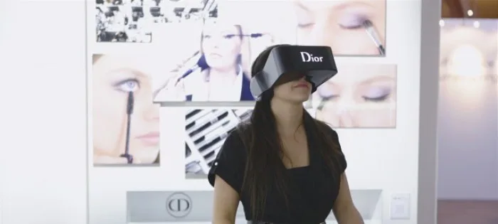 "Dior Eyes", le nouveau casque de réalité virtuelle de Dior