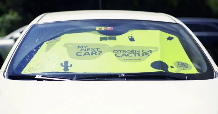 Citroën cache une publicité dans un pare-soleil !