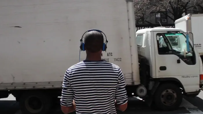 Une application qui baisse la musique de Spotify quand on traverse une route dangereuse  !