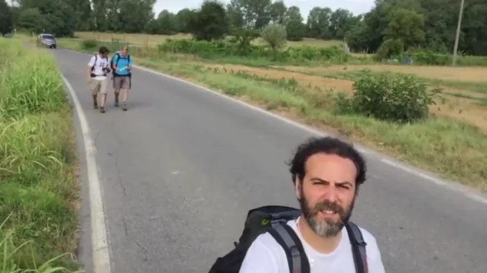 Une agence fait 200 km à pied pour pitcher un client !