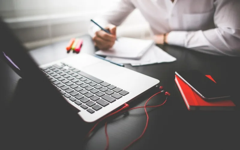 Avantages et inconvénients des CMS pour créer un site web
