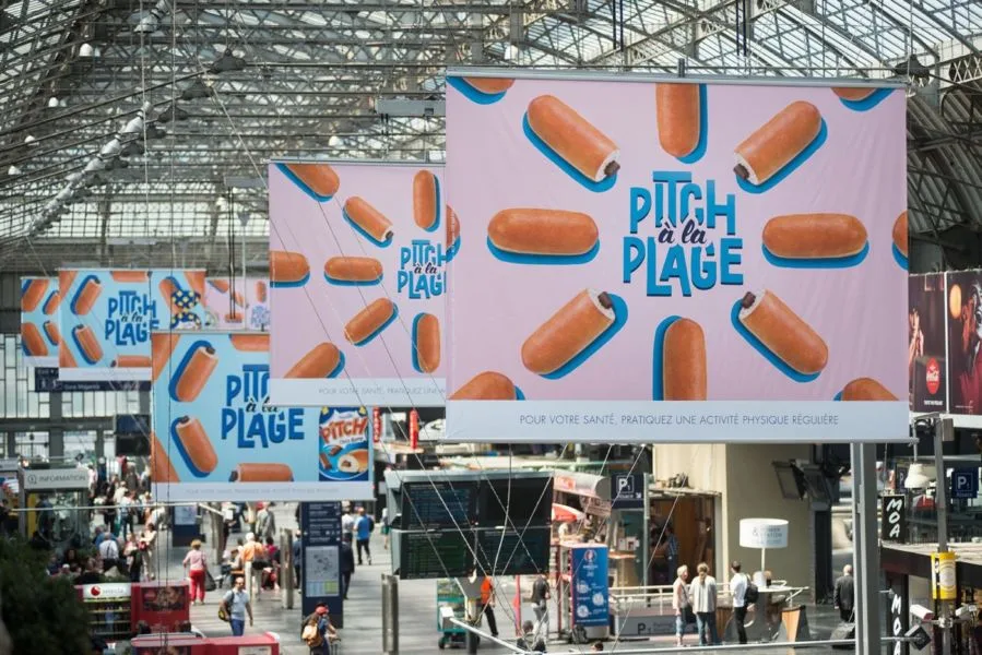 PITCH A LA PLAGE, c’est pop avec l’agence LES GROS MOTS !