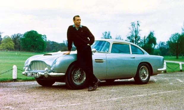 Goldfinger (1964) - Sean Connery et Aston Martin DB5