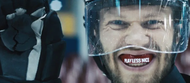 Nike lance une publicité qui devient de plus en plus violente à mesure qu'on la regarde